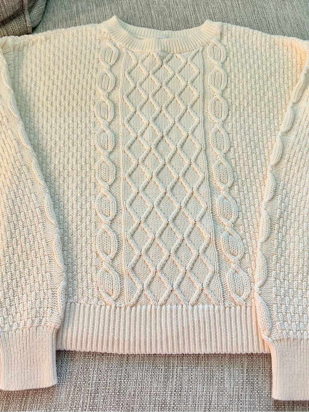 Boys’ Gap Cream Colored Cable Knit Sweater 12 (XL)
